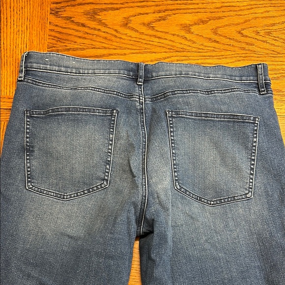 🎉HP🎉 Ann Taylor Blue Women's Jeans with Embroidered Hem - Picture 3 of 5